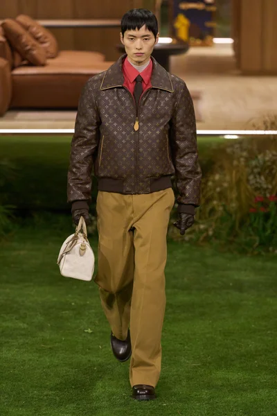 Look 35